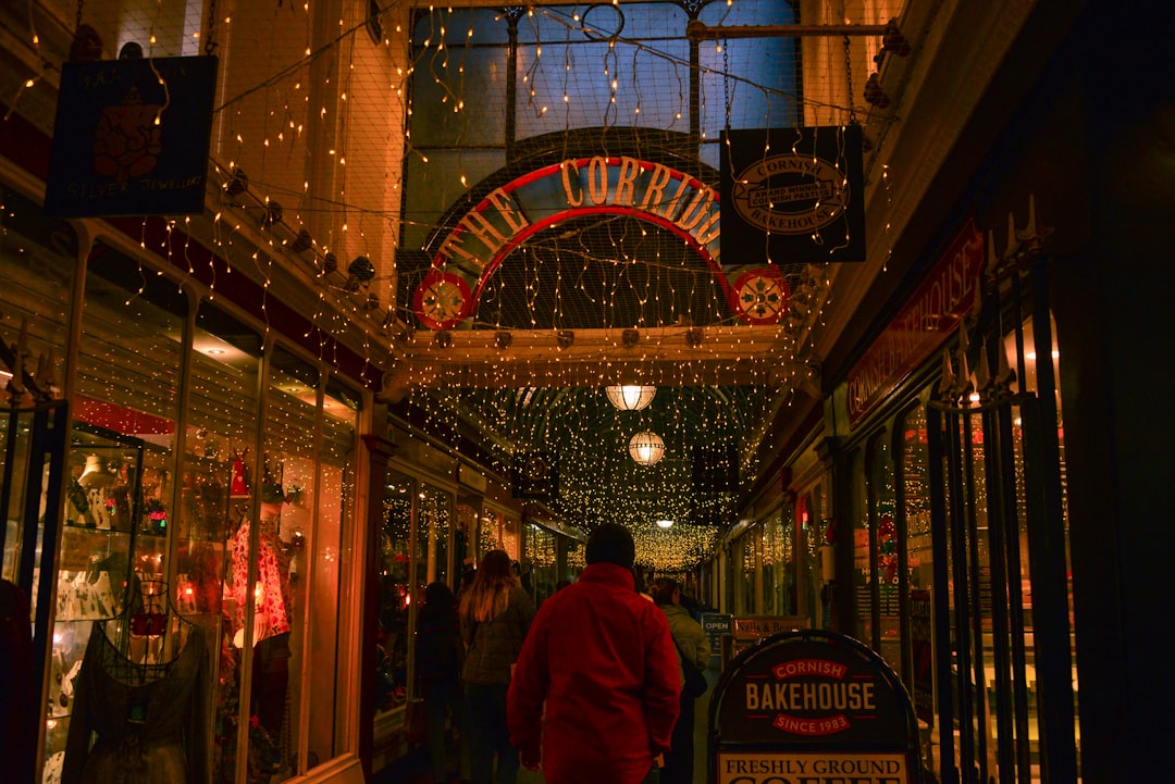 De eerste keer in bad: wanneer en hoe vaak doe je je baby in een douche-bad?