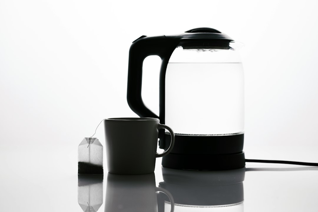 Waterkoker ontkalken met schoonmaakazijn: zo doe je het stap voor stap